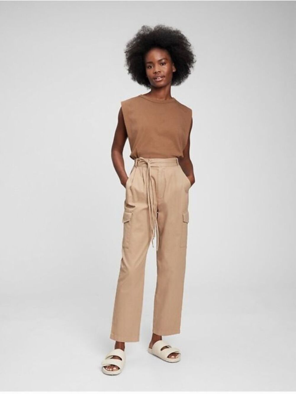 Gap High Rise Pleated Cargo Pants with Washwell khaki tan